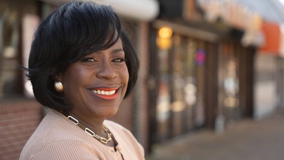 Headshot of Cherelle Parker outside