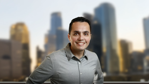 El investigador Zeke Hernández.