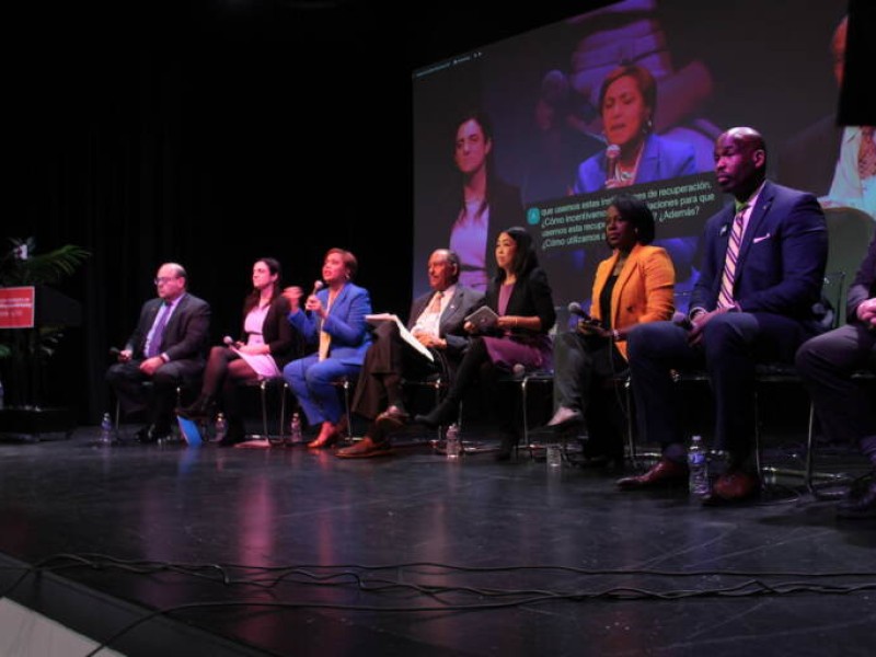 Candidates on stage at forum about the arts in Philadelphia