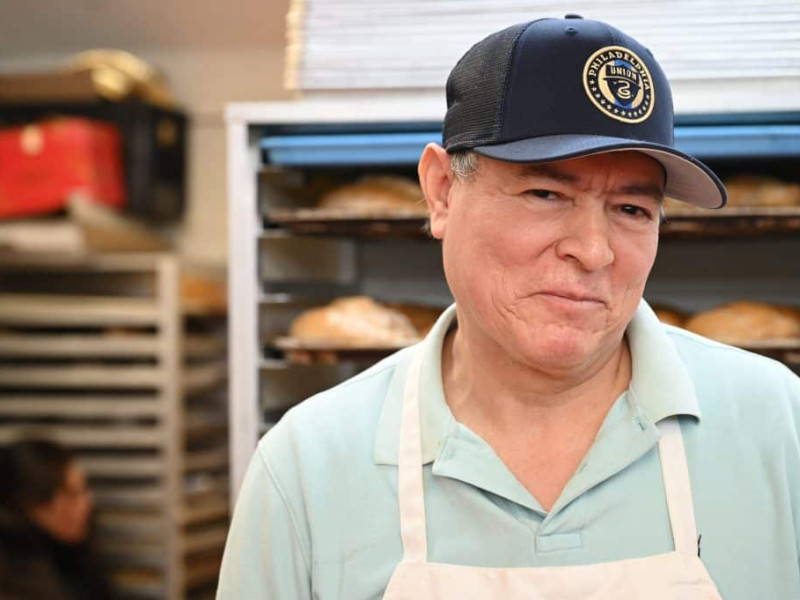Antonio Díaz Chávez, baker at Las Lomas Bakery in South Philadelphia.  STEPHEN KNIGHT