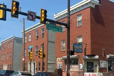 Kings Highway Apartments on Frankford Avenue in Philadelphia (Aaron Moselle/WHYY)