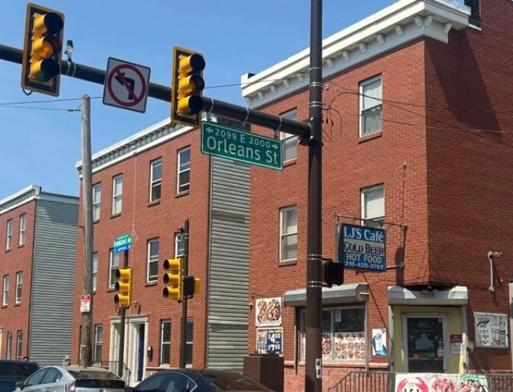 Kings Highway Apartments on Frankford Avenue in Philadelphia (Aaron Moselle/WHYY)